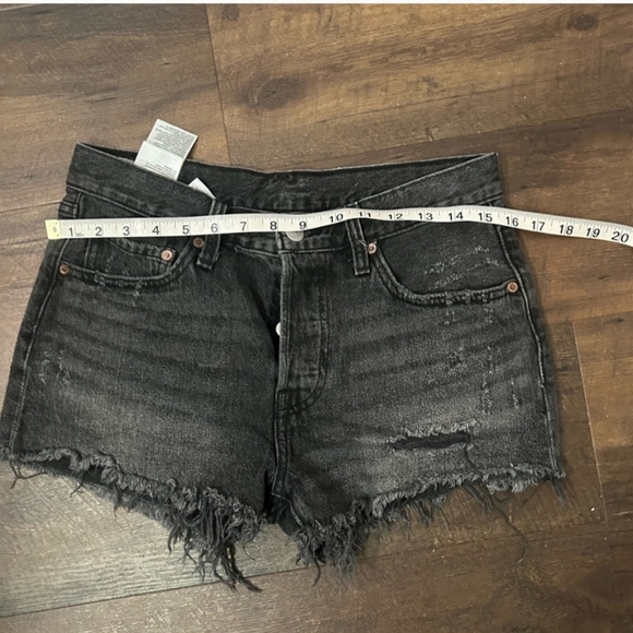 Levi’s 501 grey washed  shorts 28 - Picture 2 of 2